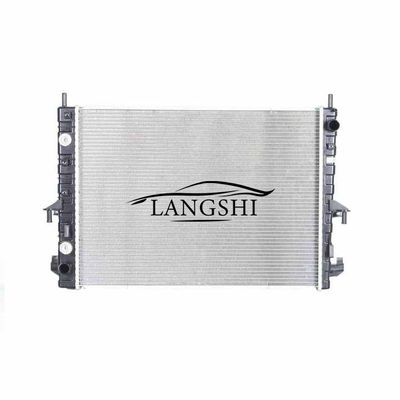 Хорошая цена. Алюминиевый радиатор и пластиковый резервуар для воды для автомобилей MG EZS для ROEWE 550 MG 6 10001378 онлайн